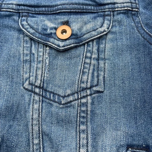 Forever 21 Denim Jacket. Size S - Picture 4 of 11
